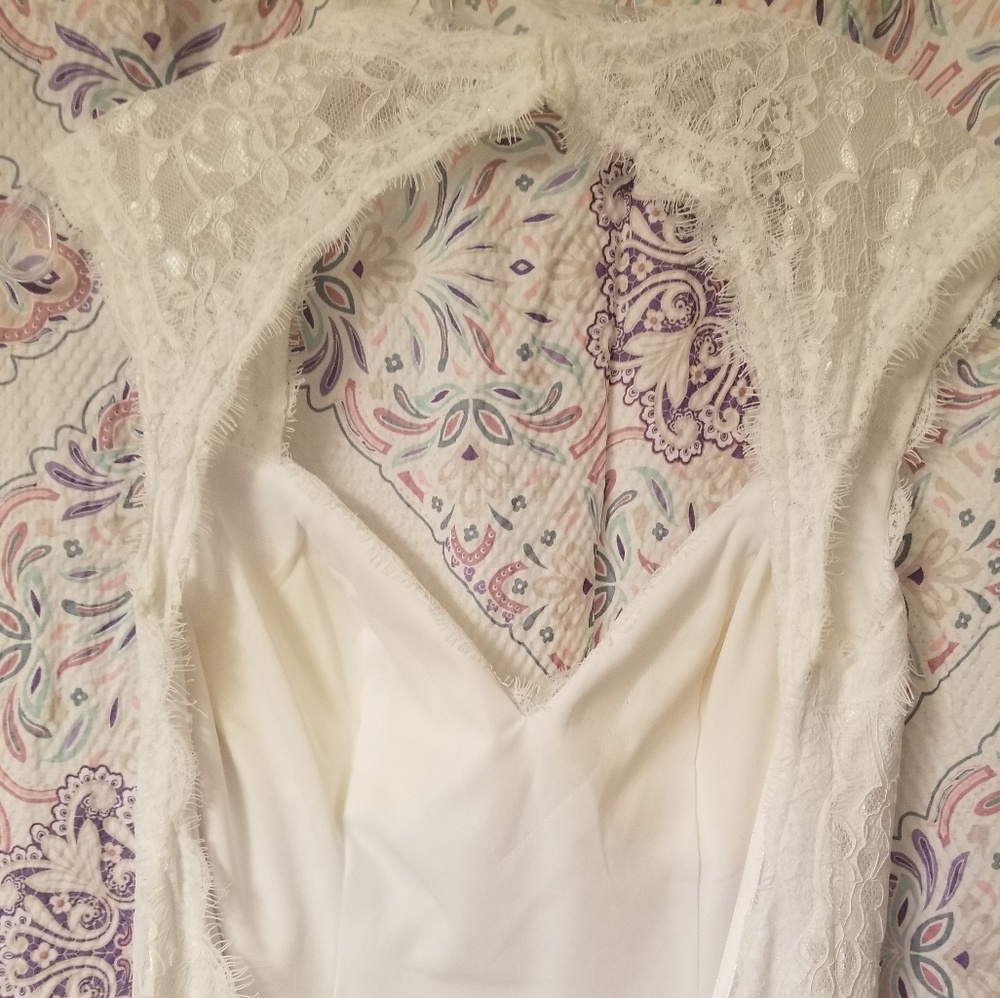 Lace Wedding Dress - Picture 4 of 8